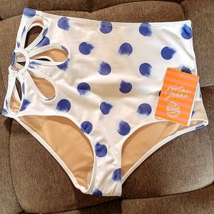 Brushed dots flower cut out, size M, NWT, $45